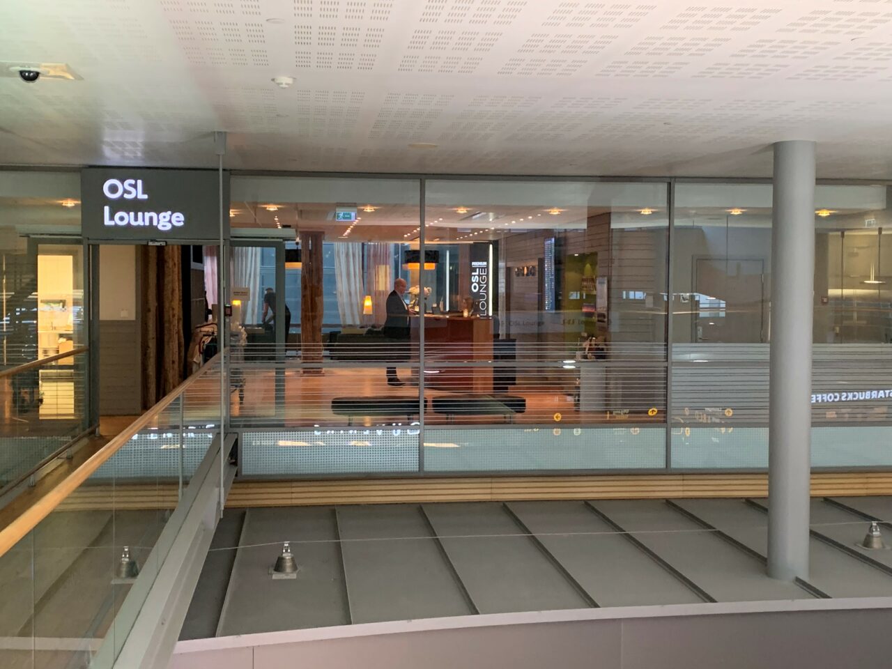 British Airways & Qatar Airways OSL business class lounge review