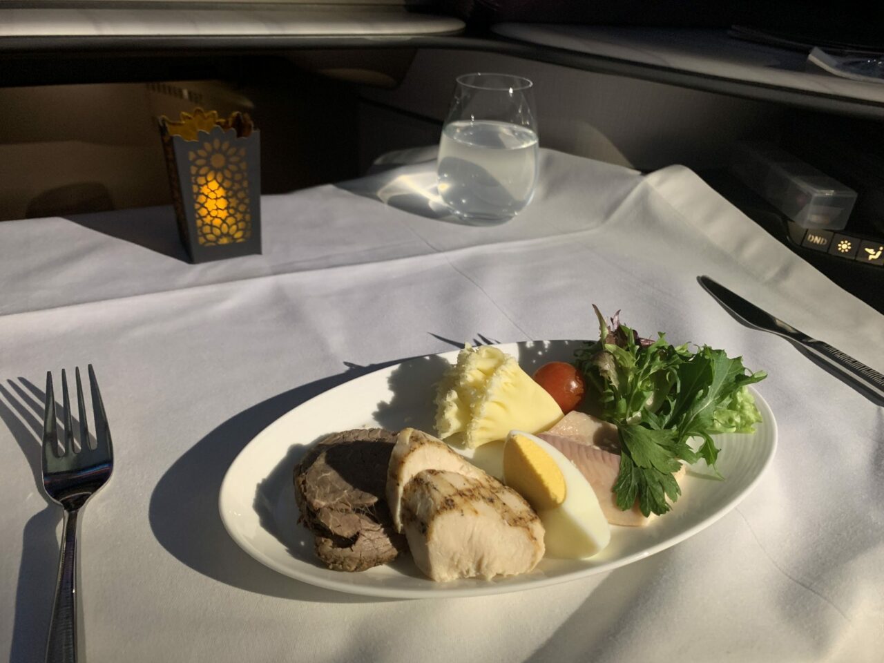 Qatar Airways QSuite B777 Food 