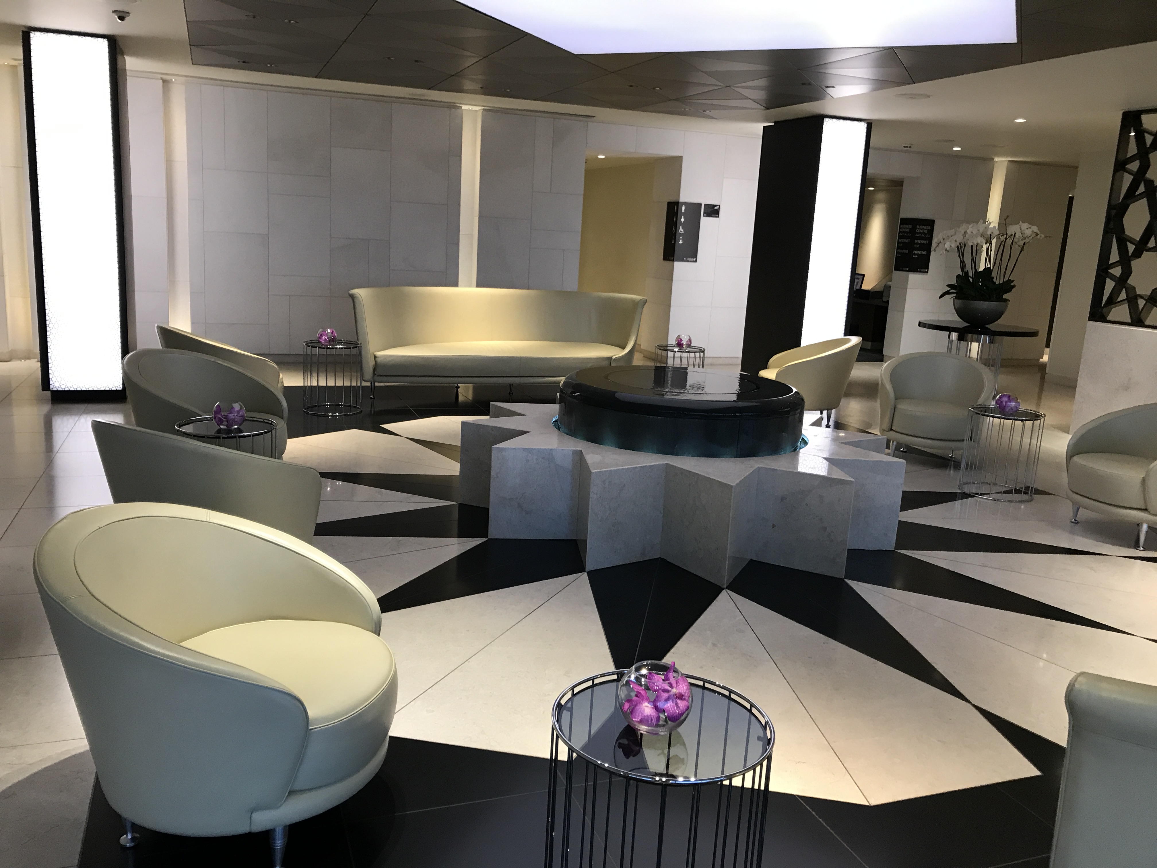 Qatar London Heathrow T4 Premium lounge business first class review