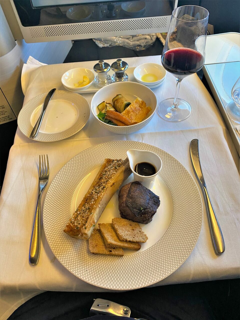 British Airways First B777-200 cabin steaks