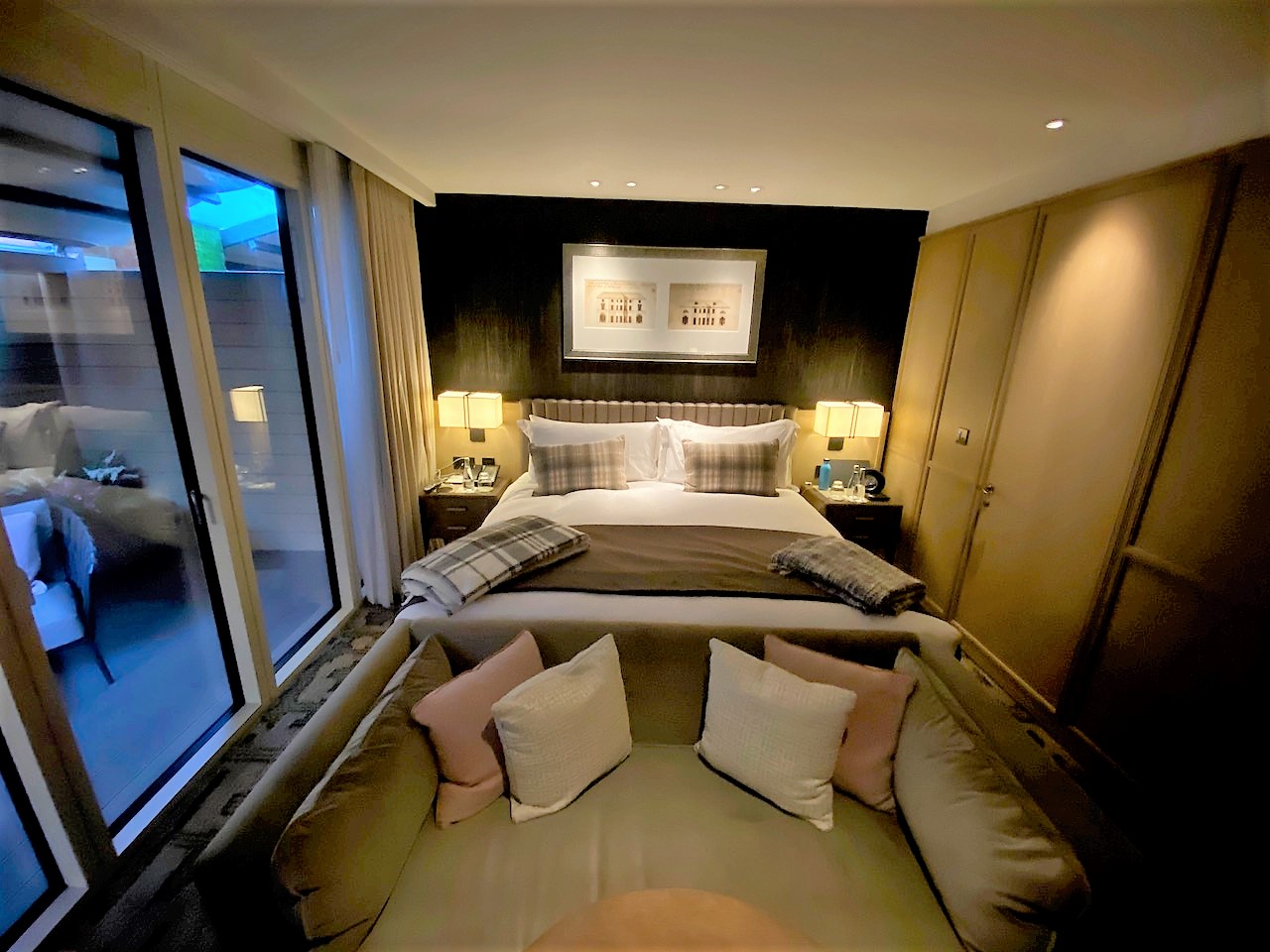 The Langley A Luxury Collection hotel Bedroom
