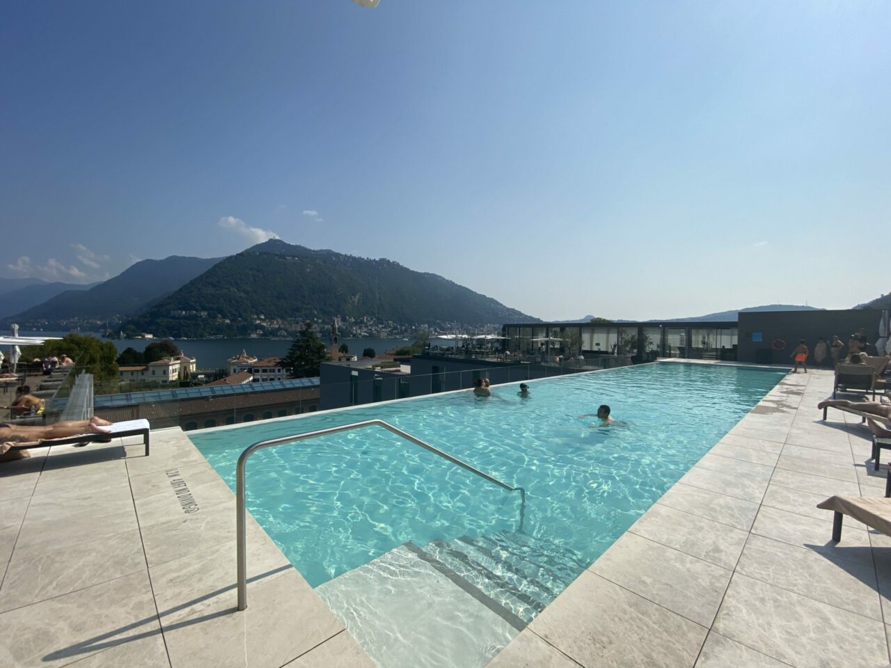 Hilton Lake Como Pool