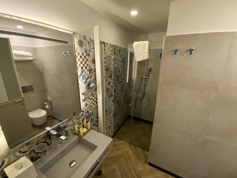 Hotel Indigo Milan Bathroom