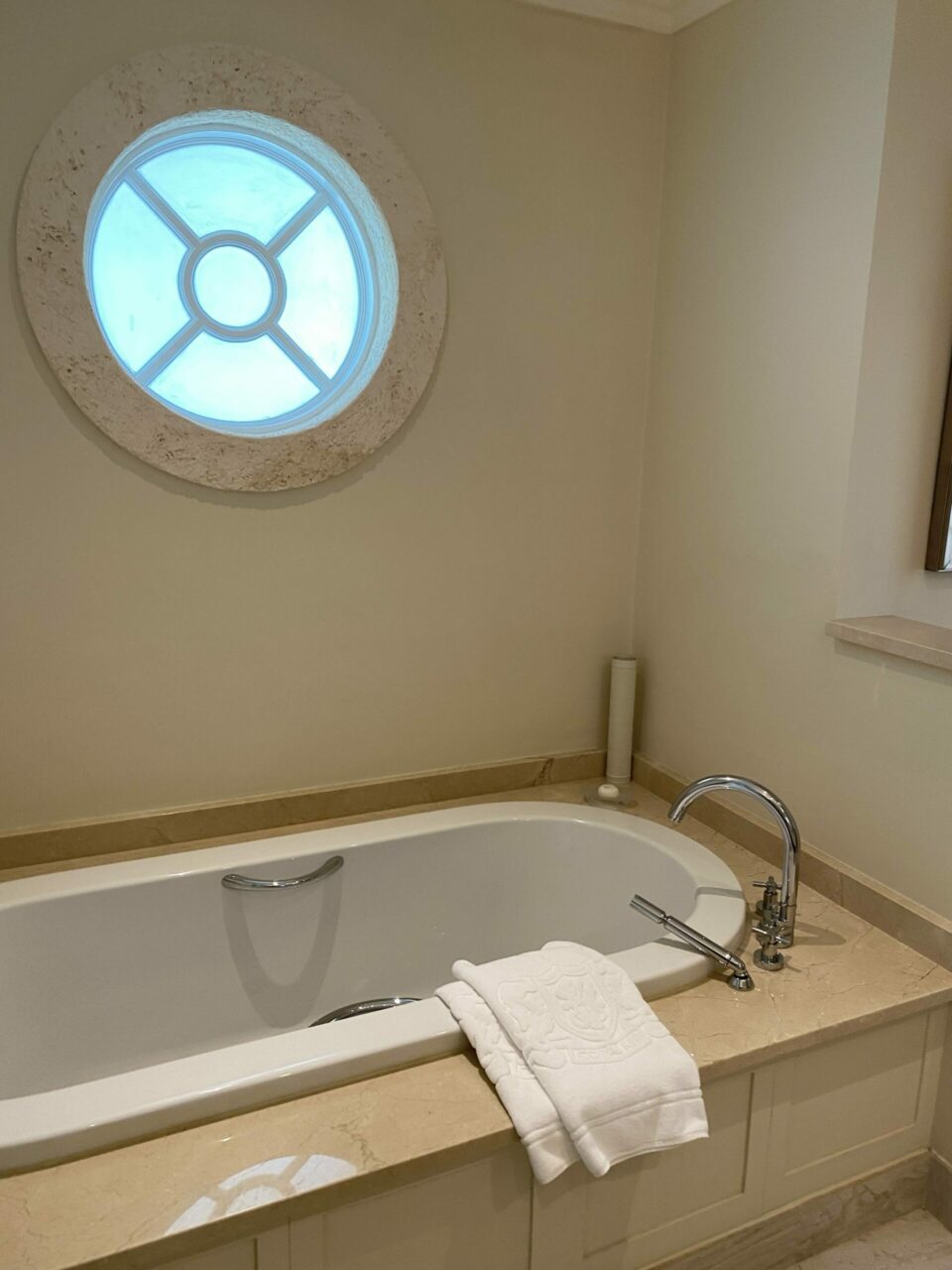 Coral Reef Club Bathtub