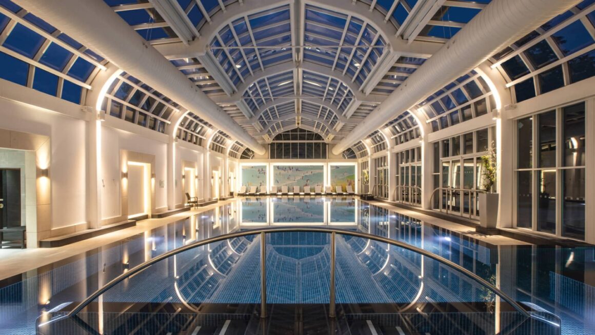 Four Seasons Hotel, Hampshire pool 