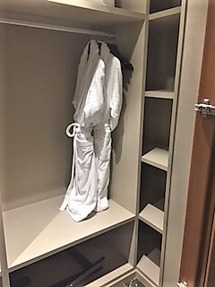Excellence Oyster Bay hotel Wardrobe 