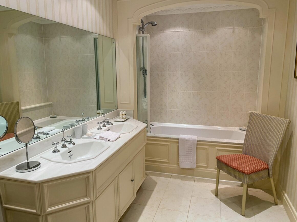 Longueville Manor Bathroom 