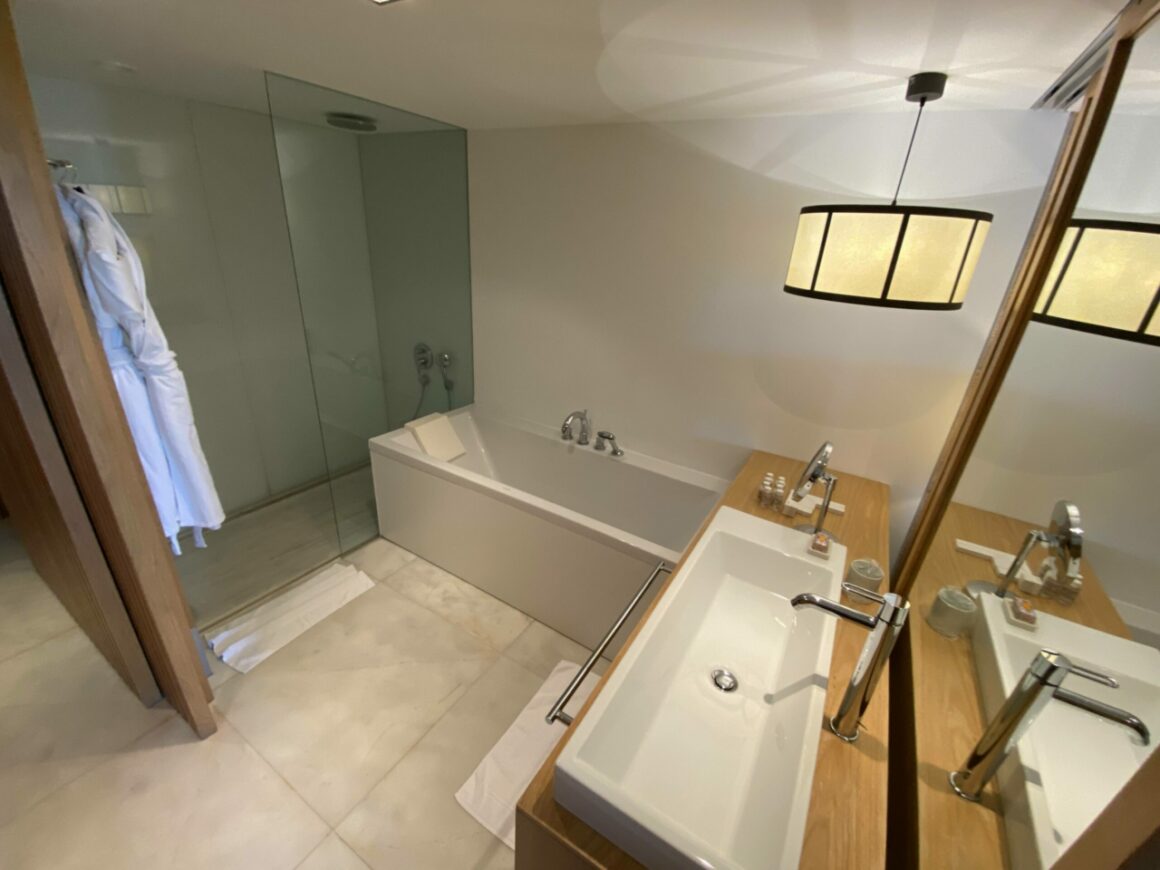 Anantara hotel Vilamoura Bathroom