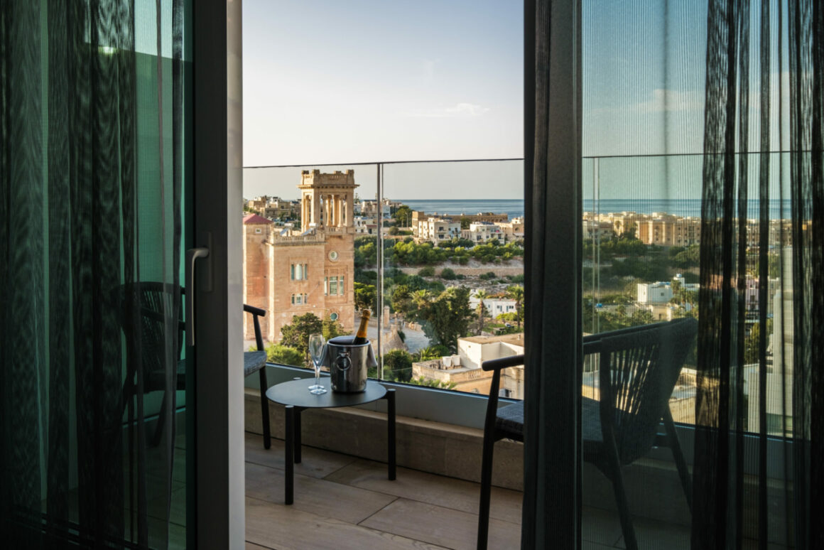 Hyatt Regency Malta 1 King High Floor