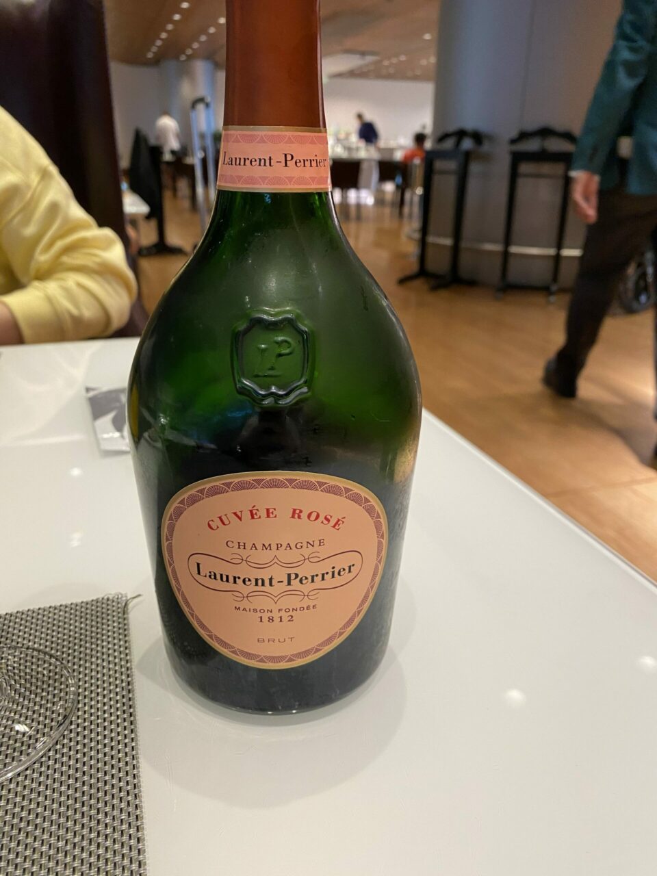 Al Mourjan Business Lounge wine