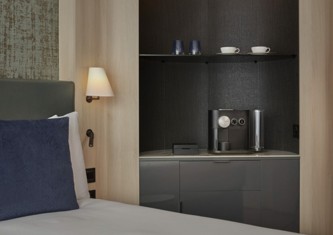The Westminster London premium queen room
