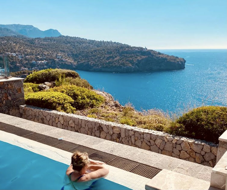 Infinity pool Jumeirah Port Soller Mallorca