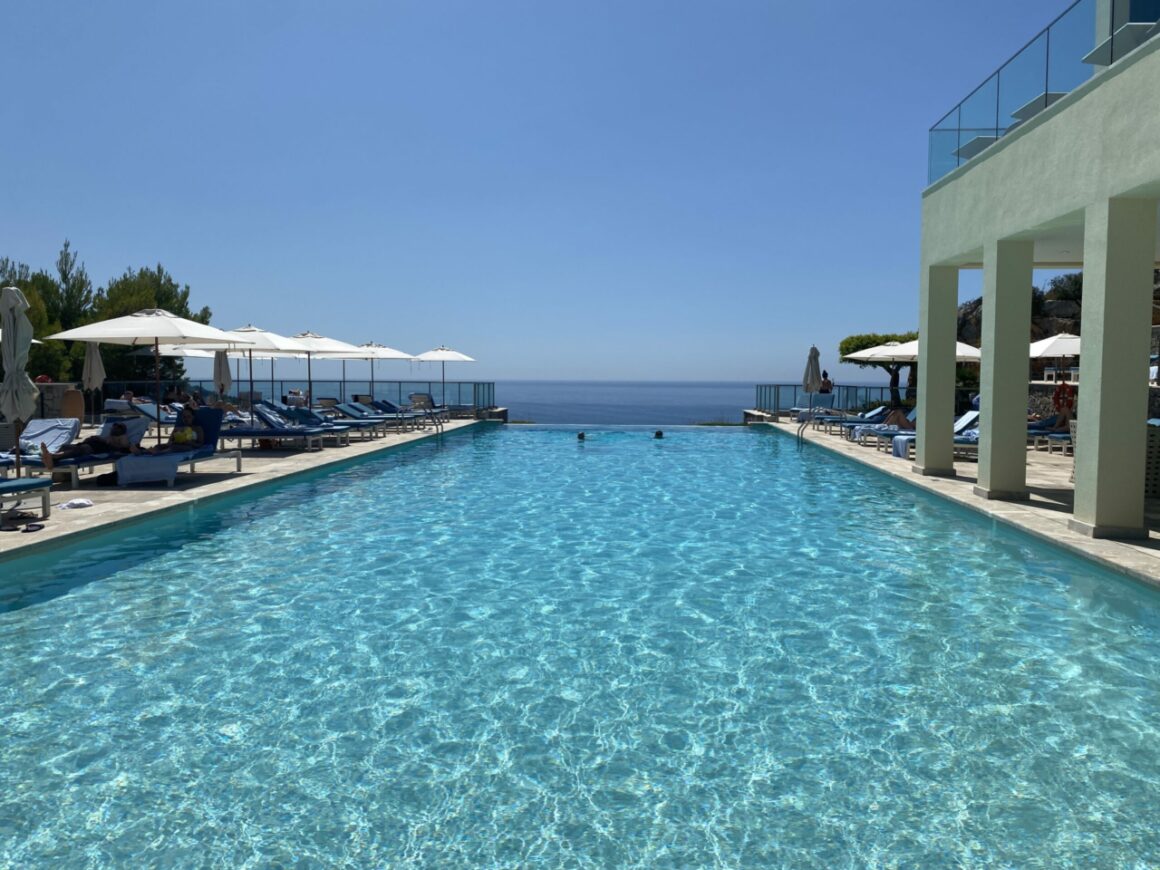 Infinity pool Jumeirah Port Soller hotel & spa