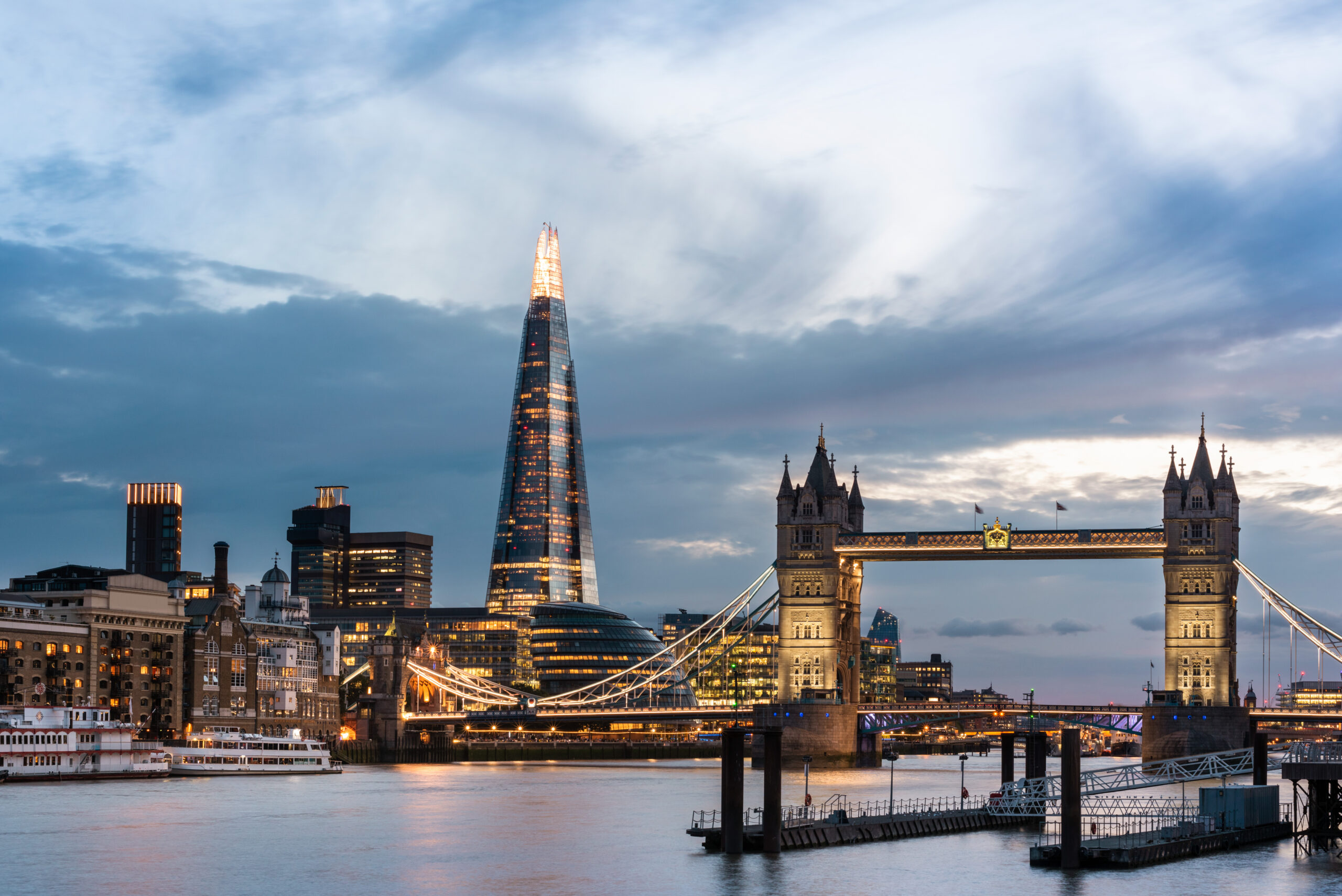 Shangri-La Hotel, At The Shard, London, Iconic Hotel Shot, Tower Bridge and The Shard