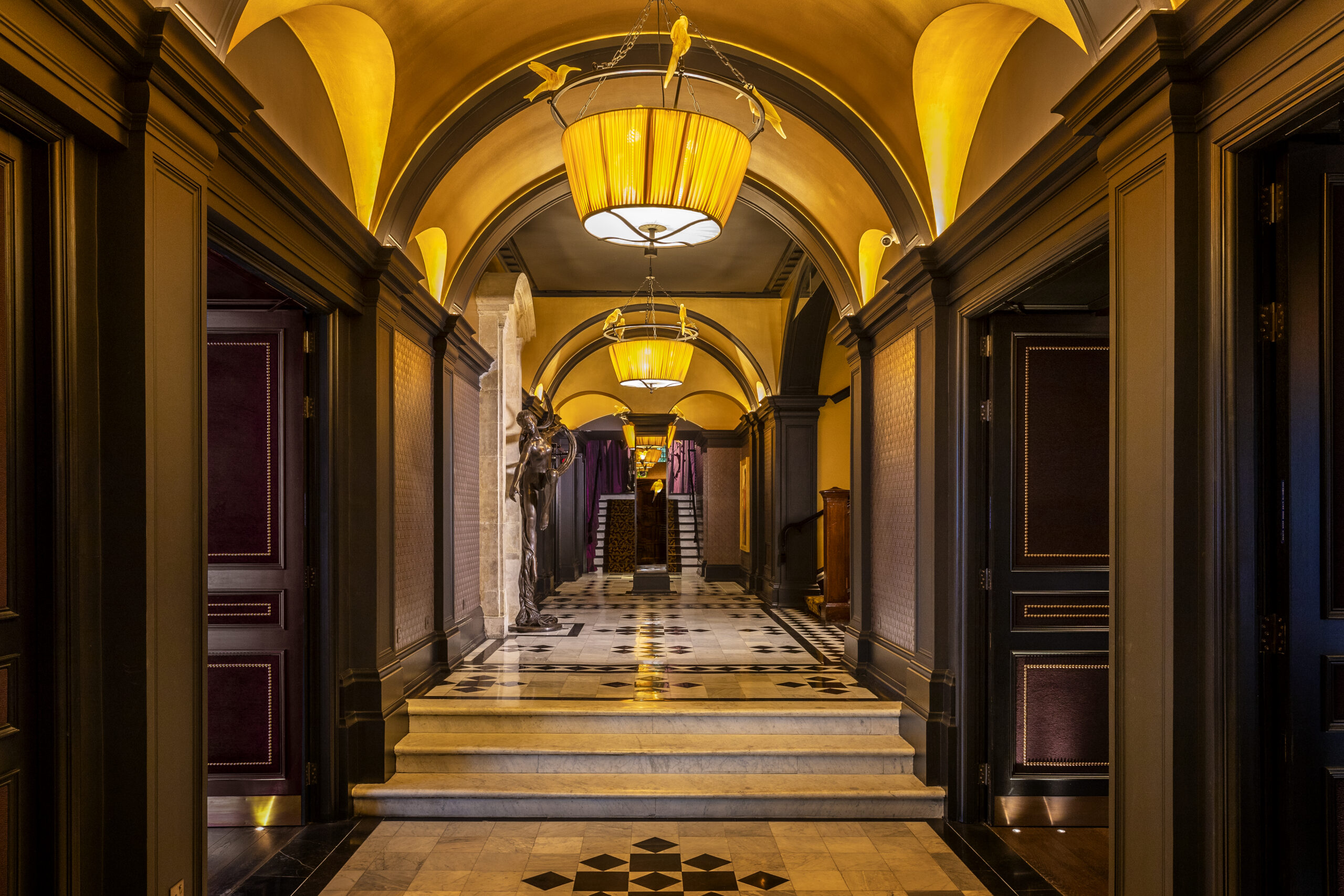 L'Oscar hotel London hallway