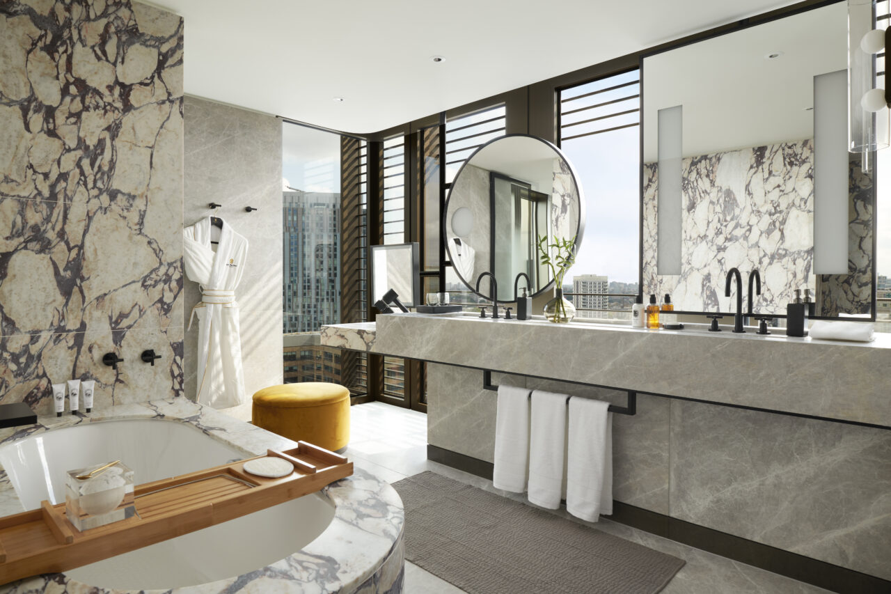 Pan Pacific hotel suite Bathroom