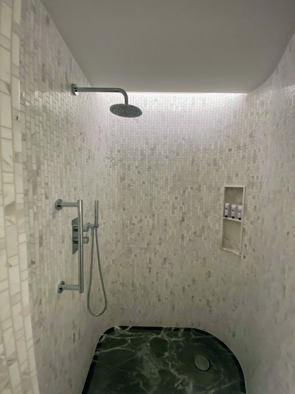 Pan Pacific Hotel London shower room 