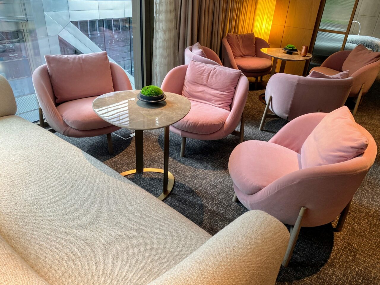 Spa Lounge at Pan Pacific Hotel London 