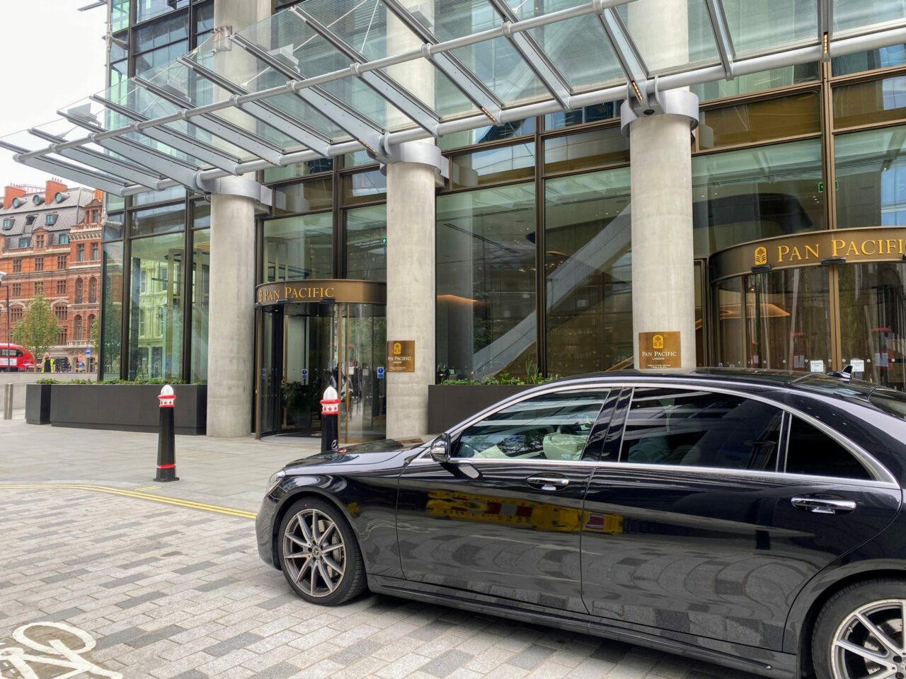 Check-in at Pan Pacific Hotel London