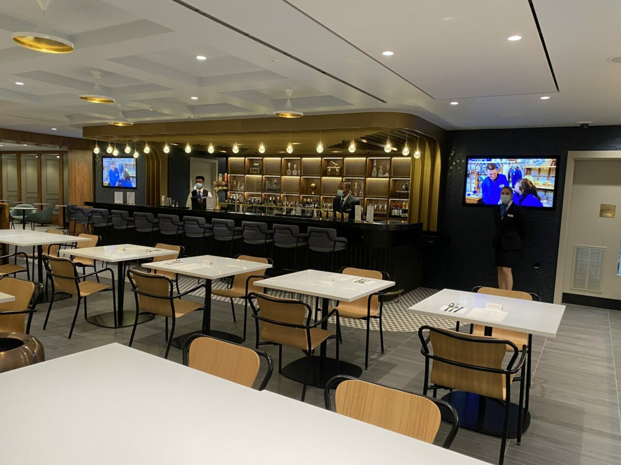 American Express New Centurion Lounge at London Heathrow T3 bar and restaurant