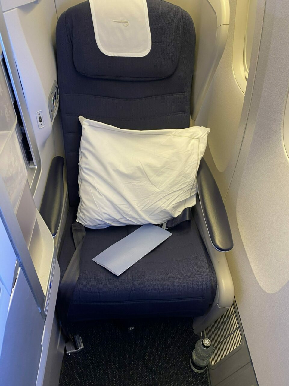 British Airways Club World B777-300ER seat 