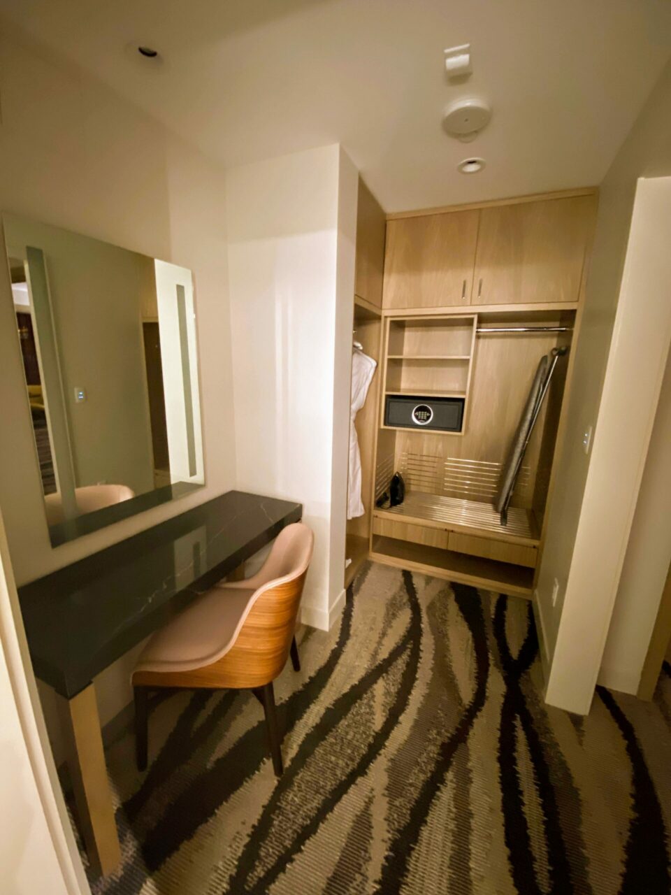 Conrad & Hilton hotels Las Vegas review walk in closet