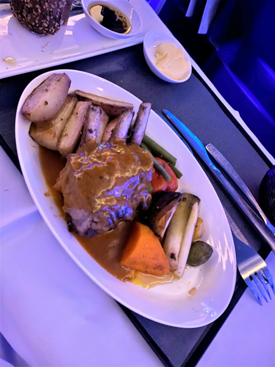 Qatar Airways business class flight food meal 