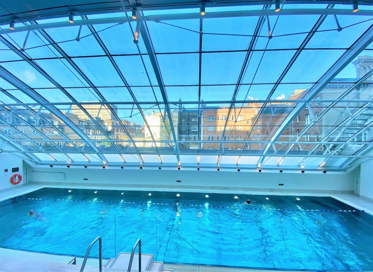 The Carlton Tower Jumeirah swimming pool 