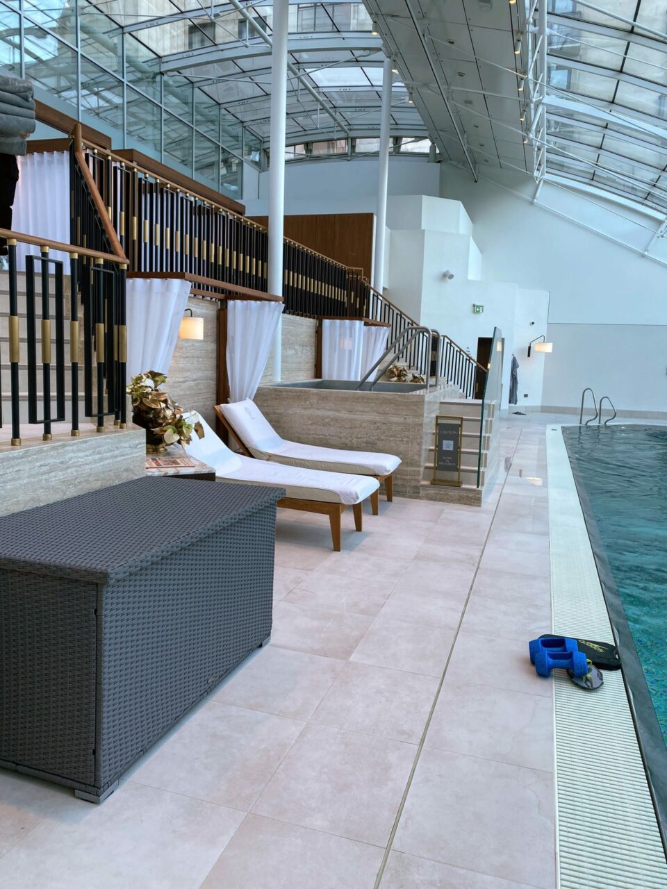 The Carlton Tower Jumeirah Pool 