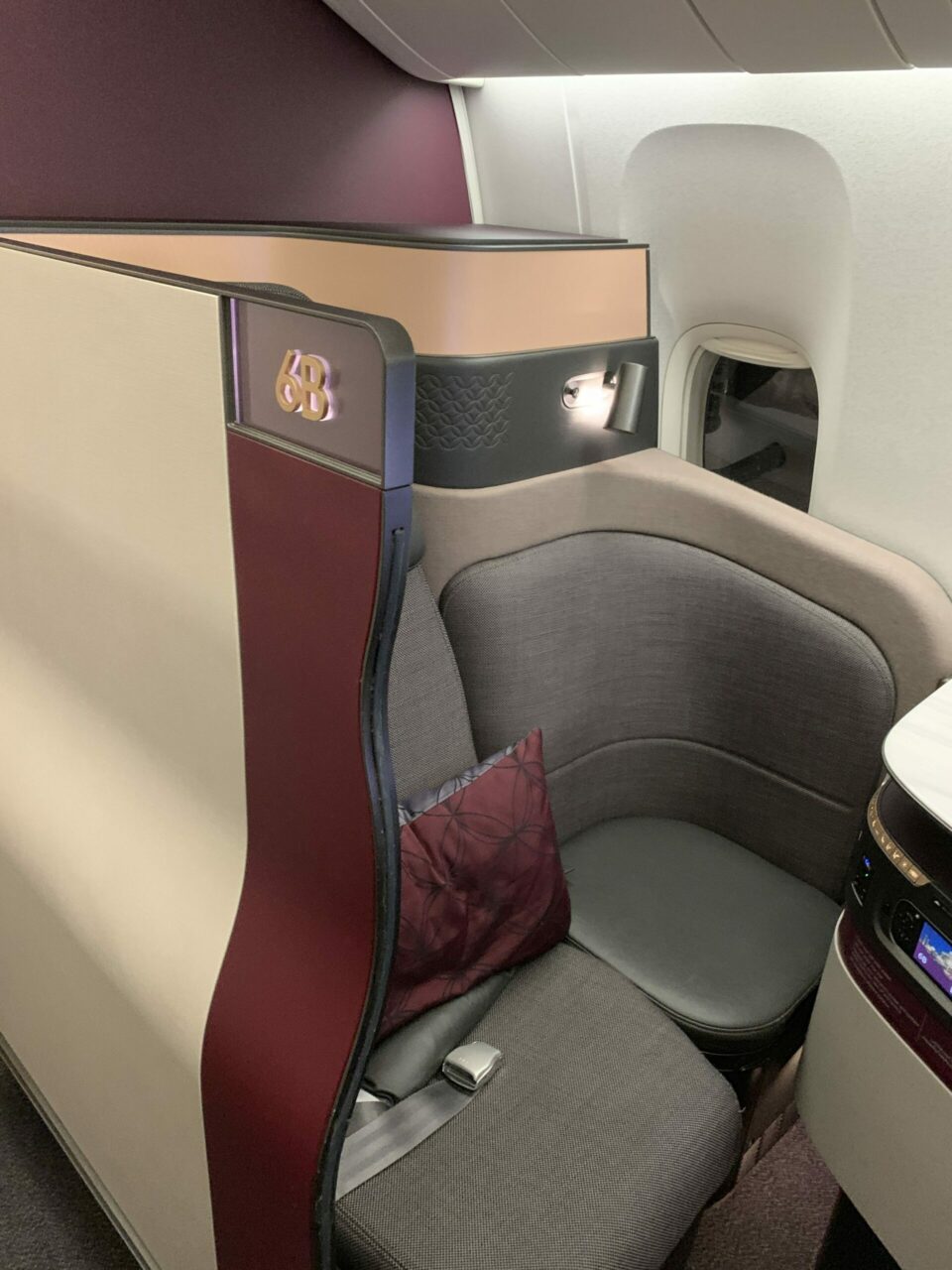 Qatar Airways B777-200 Business class