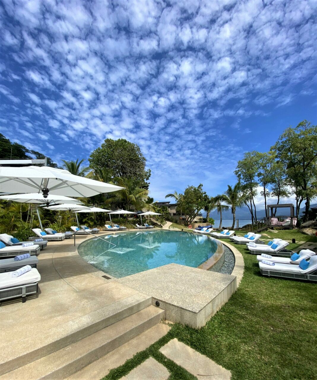Mango House LXR Hotel swimming pool 