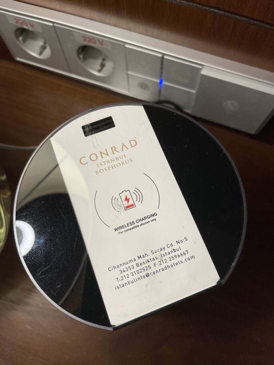 Conrad Istanbul Bosphorus wireless charger 