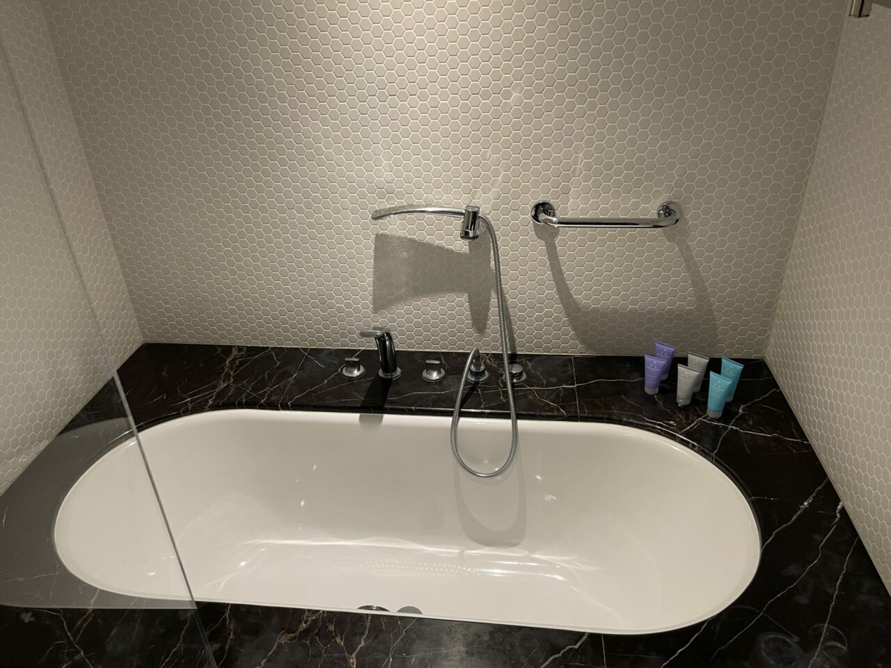 Conrad Istanbul Bosphorus sink 