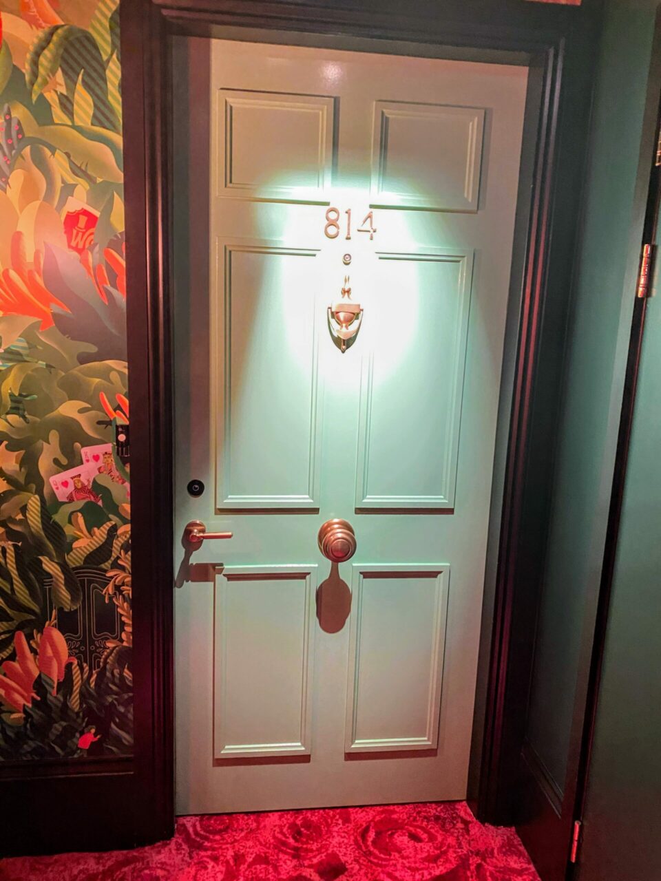 nHow London hotel front door entrance