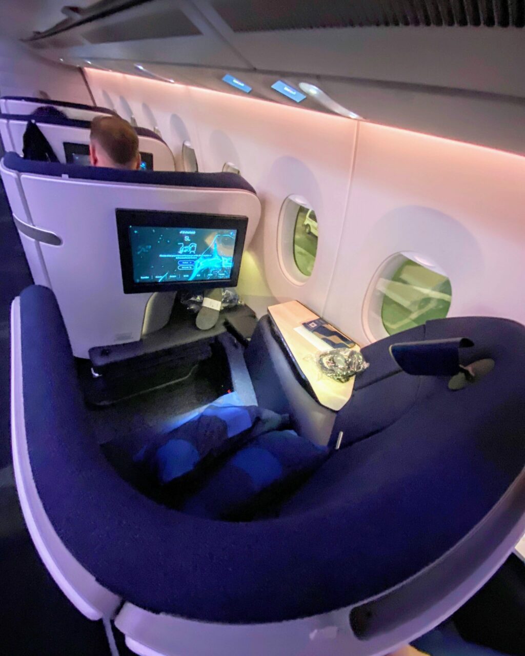 Finnair new A350 business class "AirLounge" non-reclining seats IFE Screen 