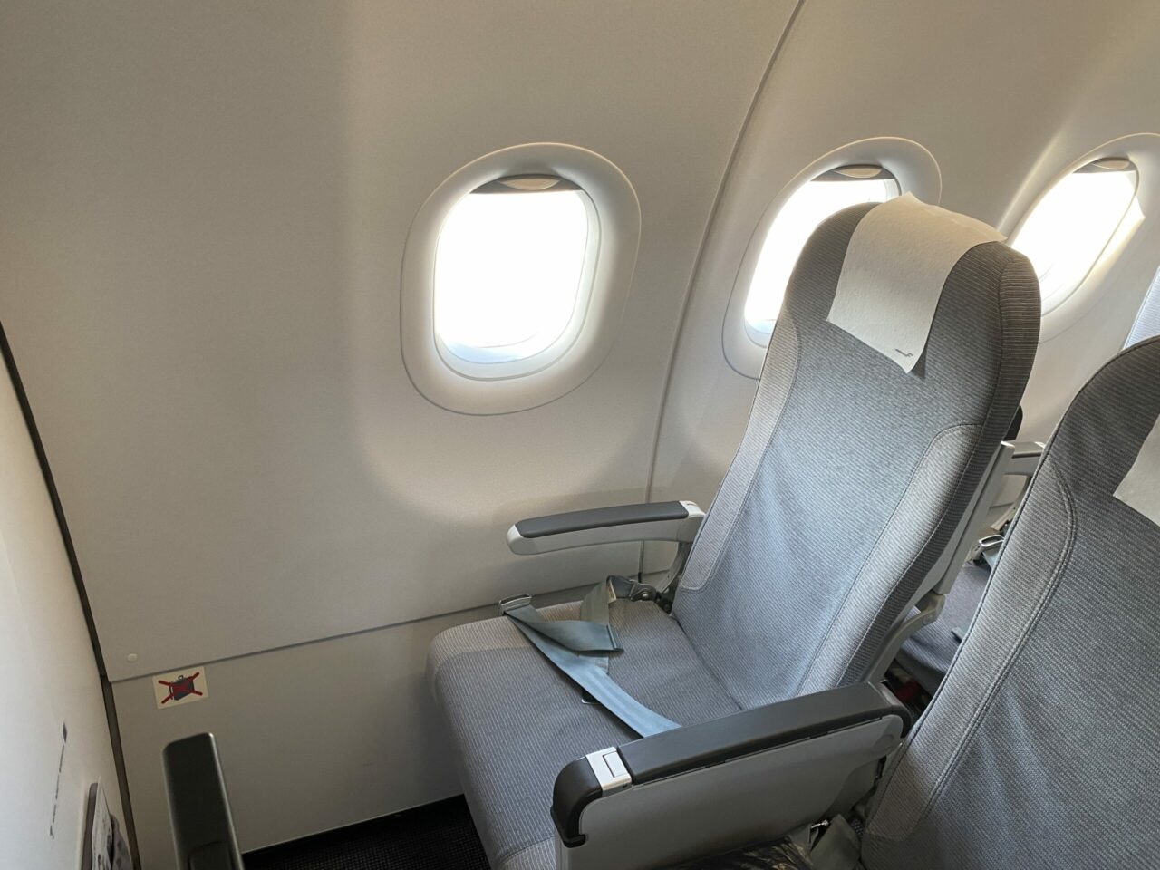 Finnair A321 short haul business class seat 