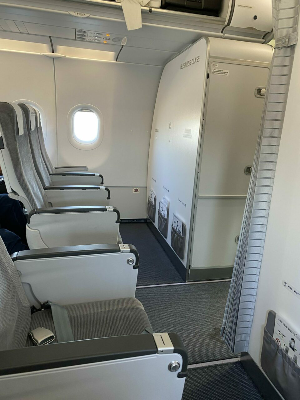 Finnair A321 short haul business class cabin 