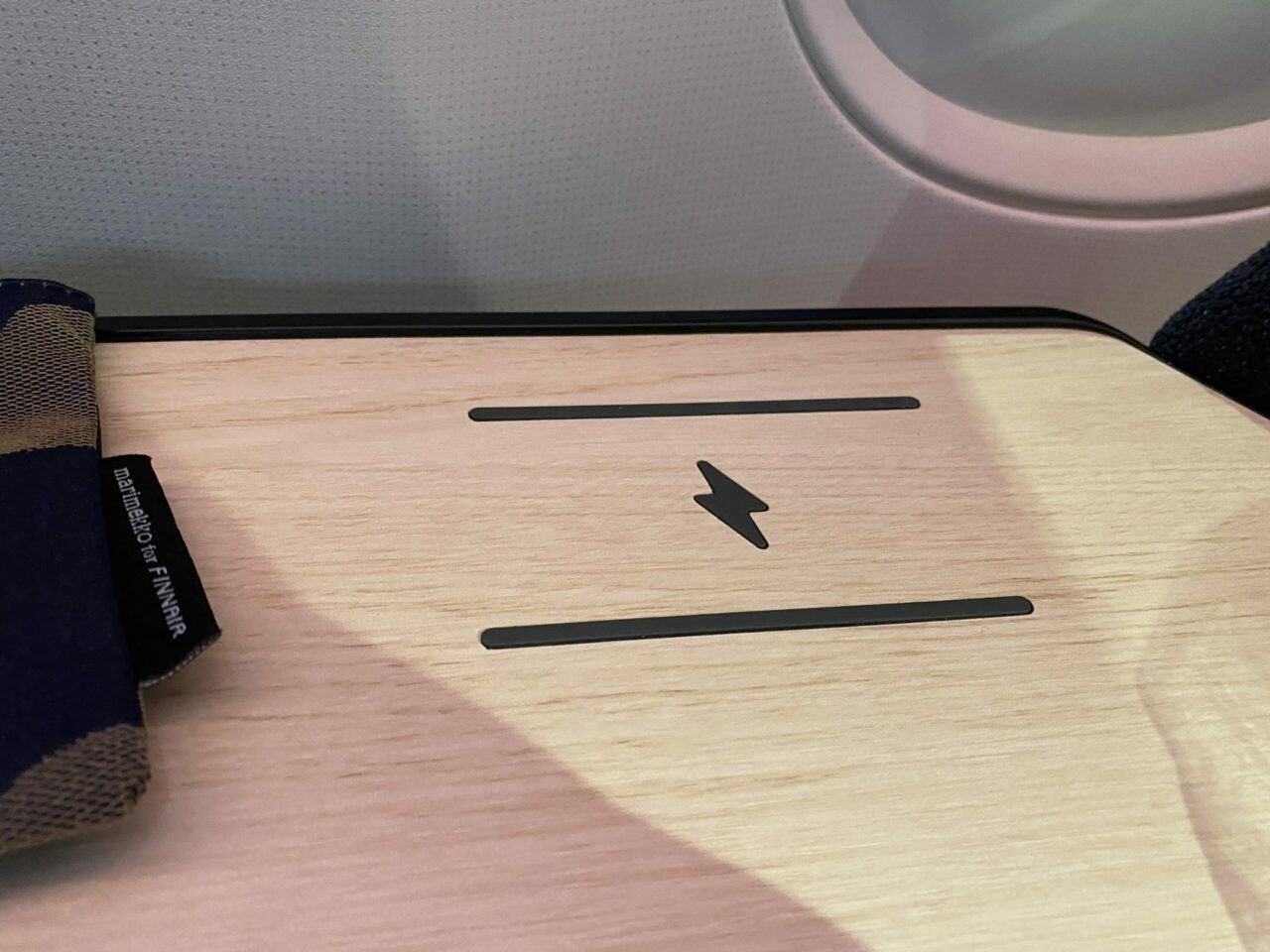 wireless charging point of Finnair new A350 business class "AirLounge" non-reclining seats