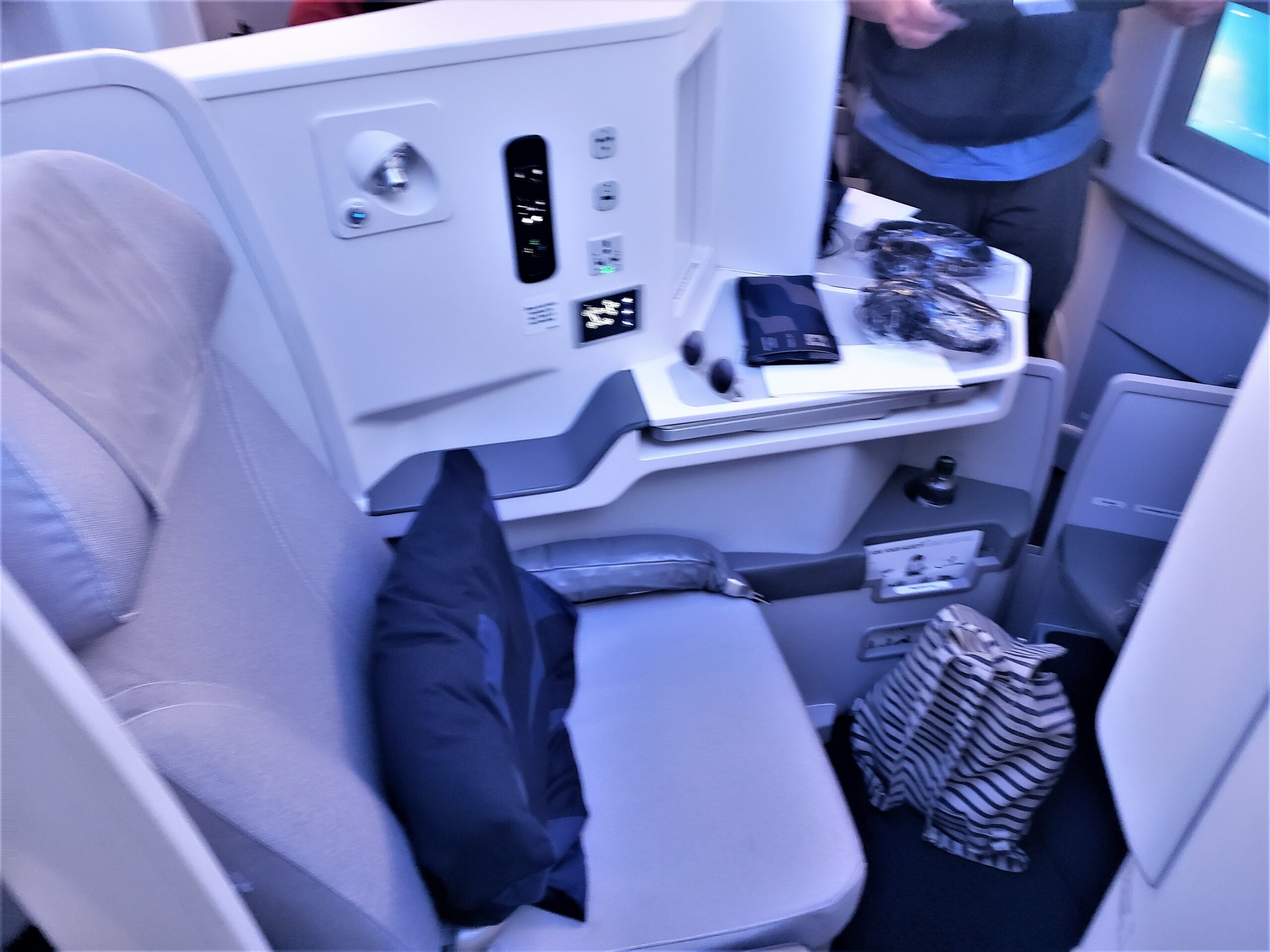 READER REVIEW: Finnair business class A350-900 (original seats) Heathrow to Bangkok &#8211; Turning left for less Finnair 2H whole seat 1 scaled