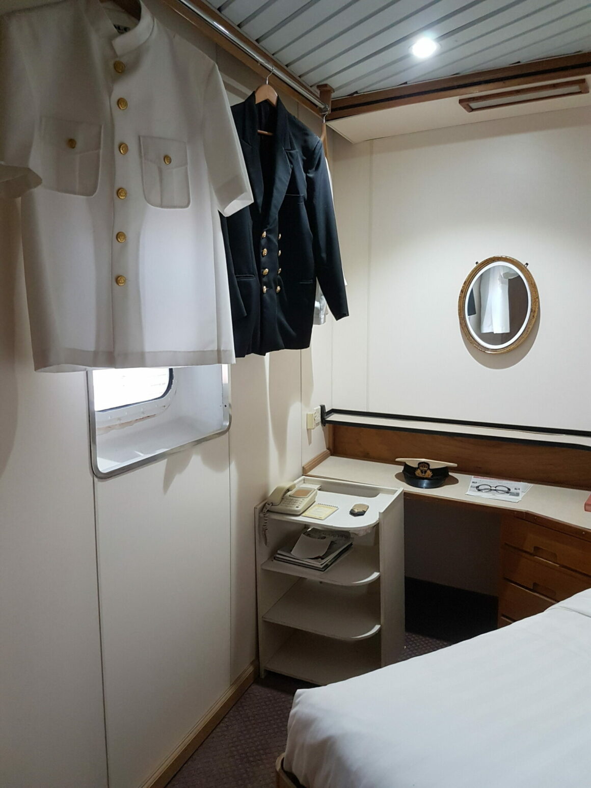  QE2 hotel Dubai captain's cabin 
