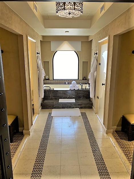Qasr Al Sarab bathroom 