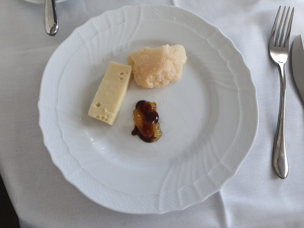 ITA Airways A350 Maiden Flight Business Class cheese meal 