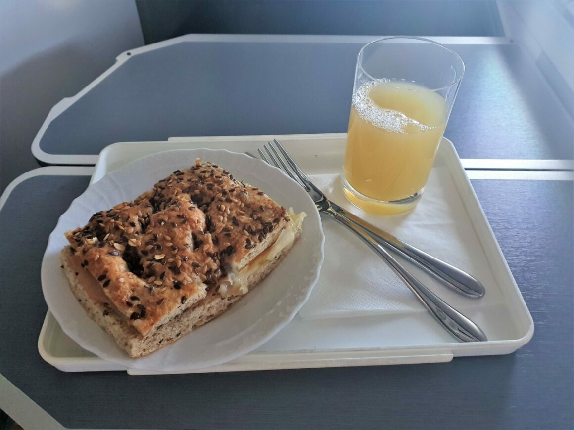 ITA Airways A350 Maiden Flight Business Class second meal 