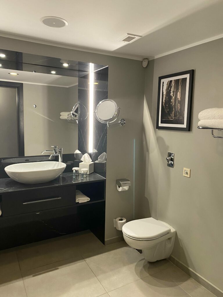 Intercontinental Hotel Malta by IHG toilet 