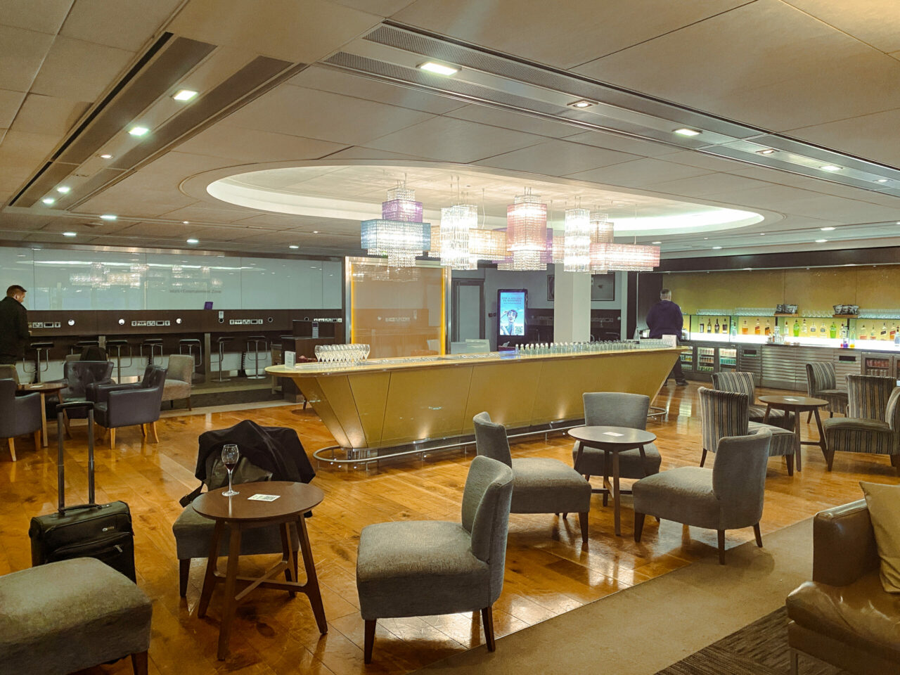 BA First Lounge look