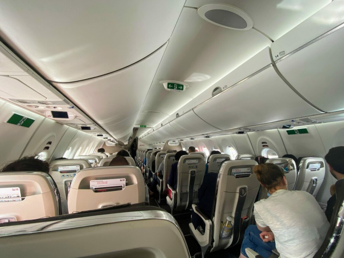 Swiss A220 economy cabin 