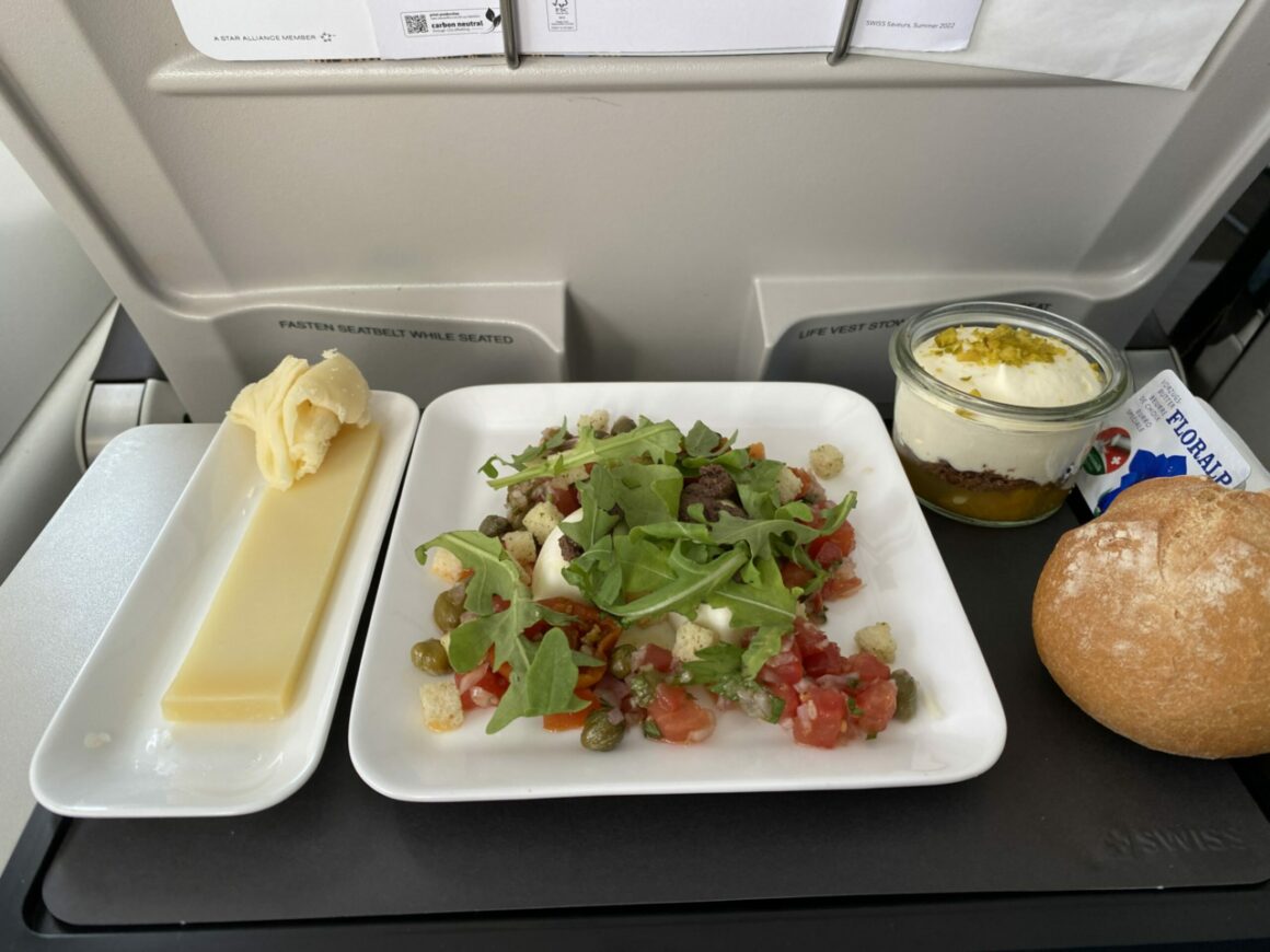 Swiss A220 business class meal 