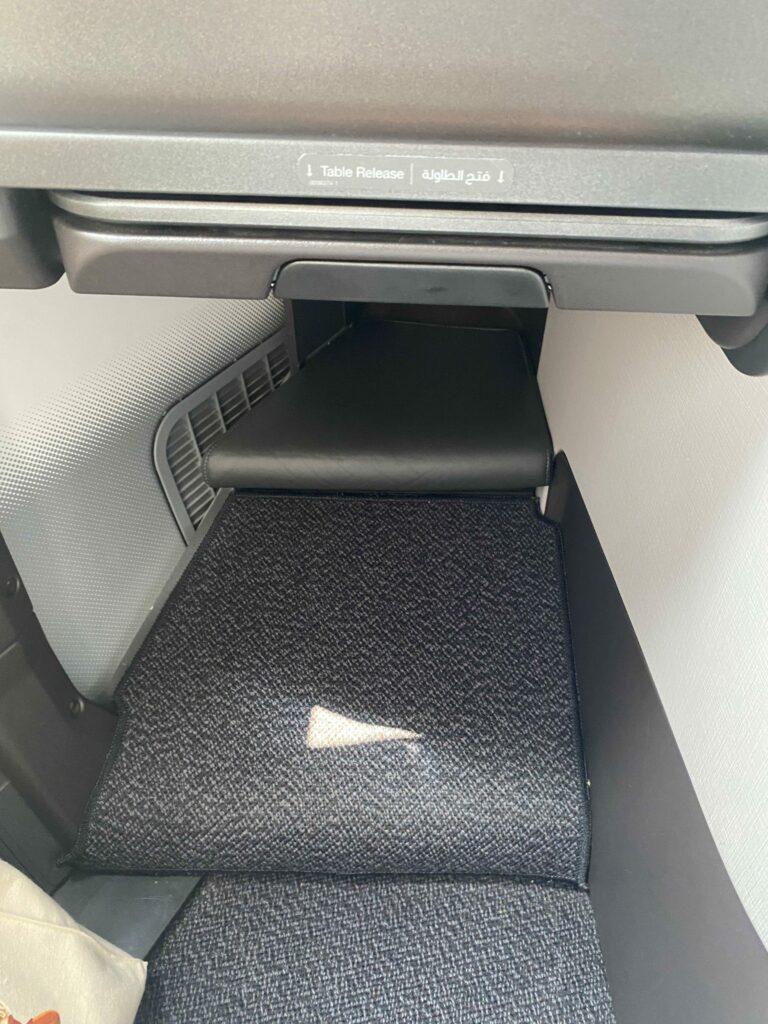 Qatar Airways' new B787-9 business class Premium Suite two level side console 
