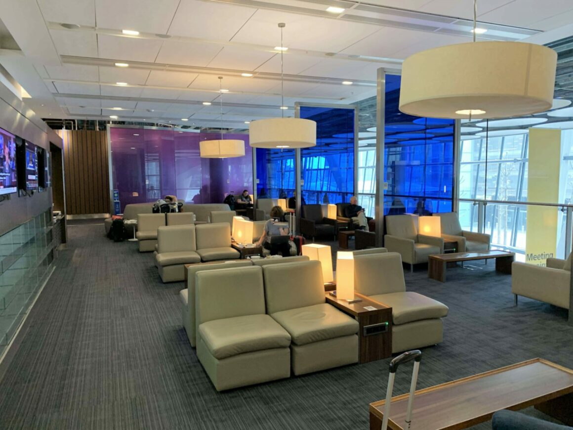 BA Heathrow T5 Arrivals lounge look 