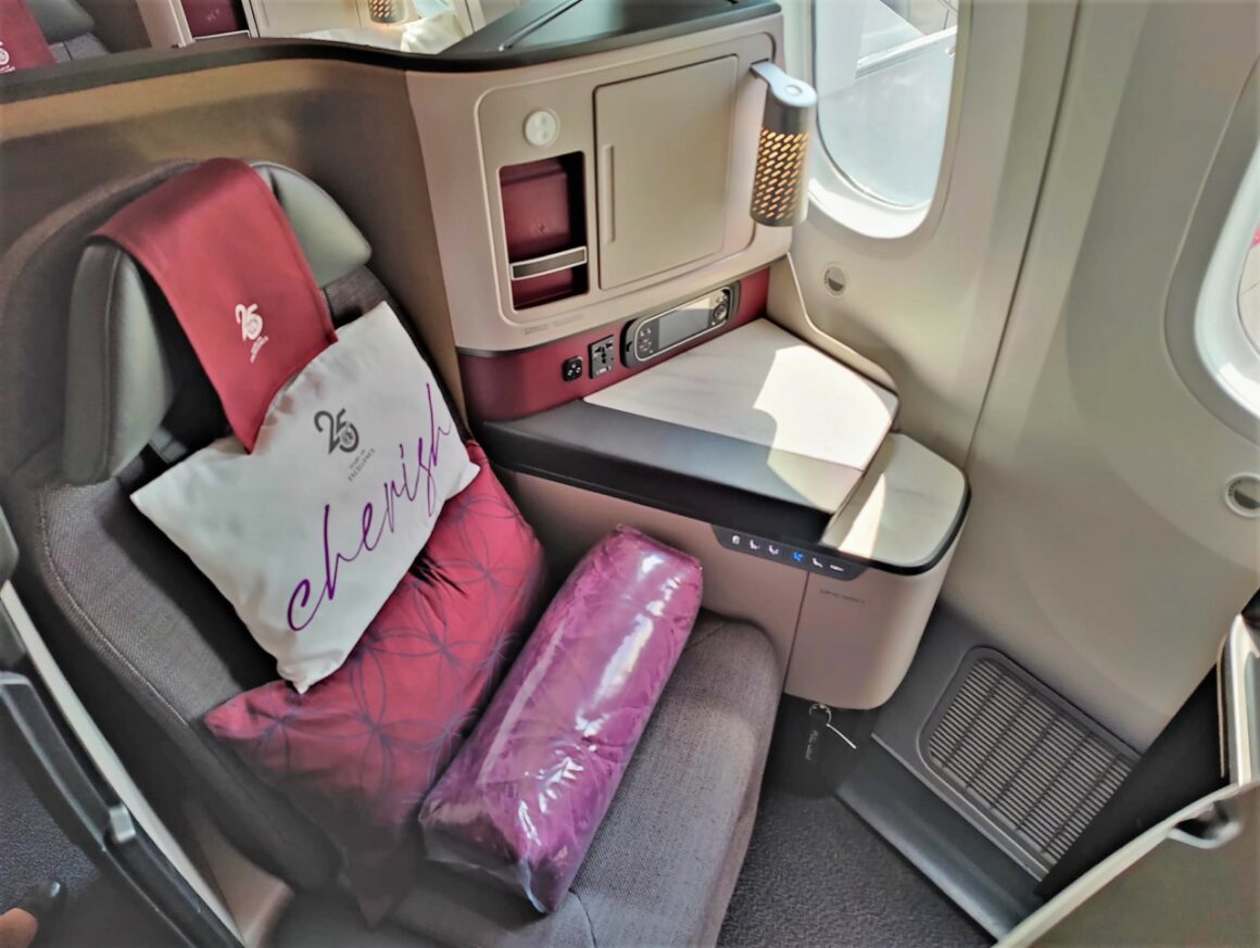 Qatar Airways' new B787-9 business class Premium Suite window seat 
